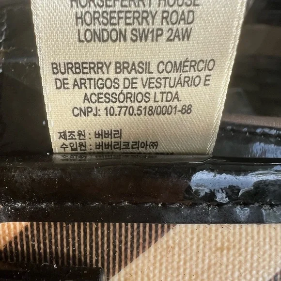 Classic Novacheck Burberry Tote - Picture 7 of 9